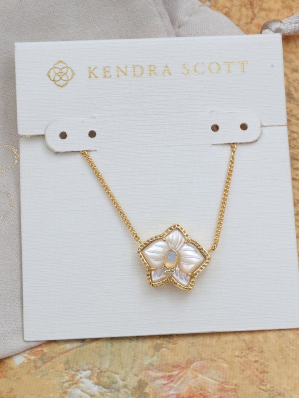 New Kendra Scott Mother-of-Pearl Joelle Orchid Necklace